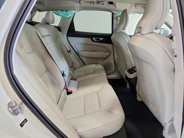 2021 VOLVO XC60 Inscription
