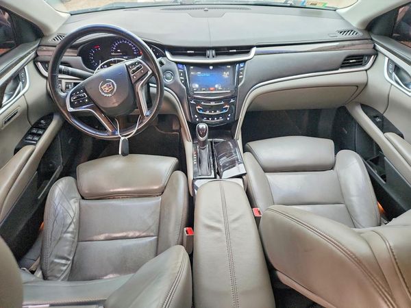 2013 CADILLAC XTS Luxury