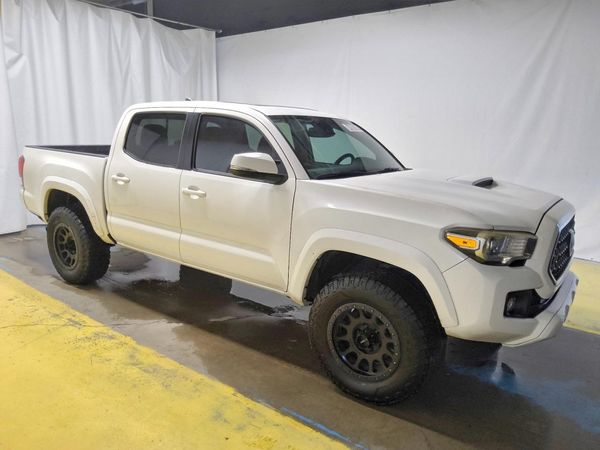 2019 TOYOTA TACOMA SR5 — Passenger 3/4