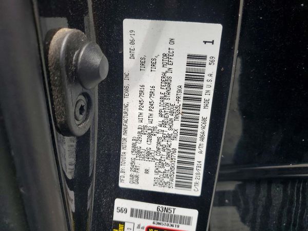 2019 TOYOTA TACOMA SR5