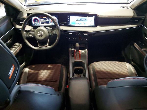 2025 NISSAN KICKS