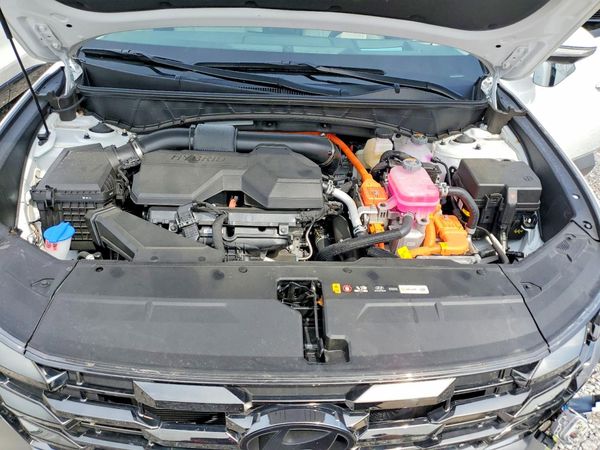 2026 HYUNDAI TUCSON Limited, Night — Engine bay