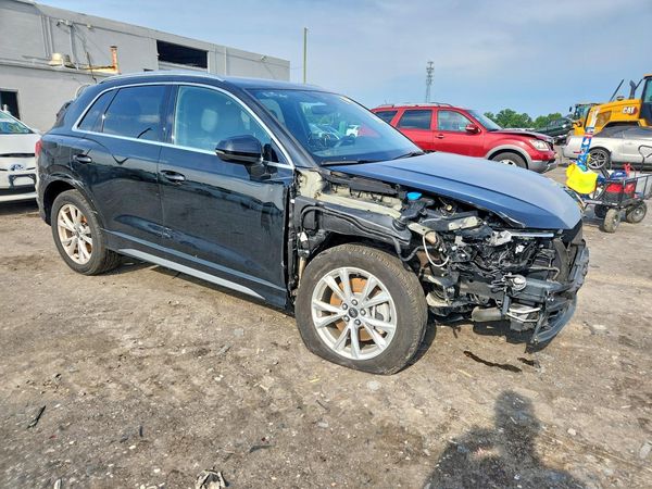 2025 AUDI Q3 S Line quattro Premium