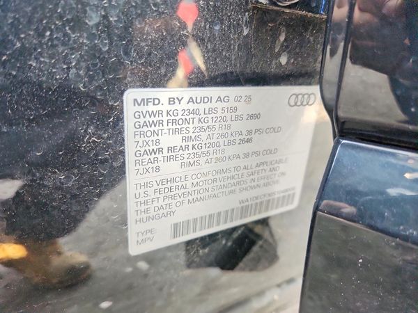 2025 AUDI Q3 S Line quattro Premium