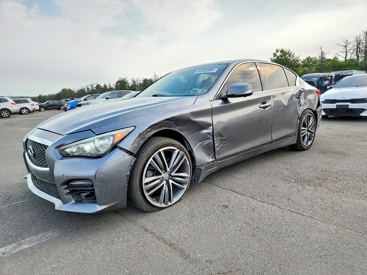 2015 INFINITI Q50