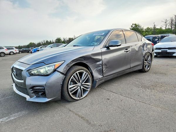 2015 INFINITI Q50