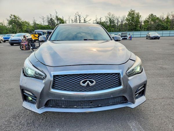 2015 INFINITI Q50