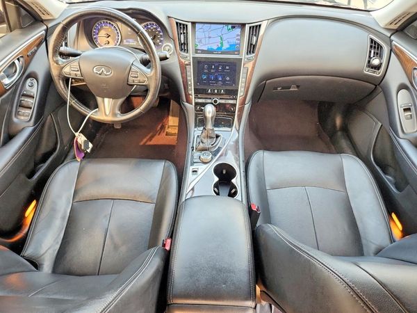 2015 INFINITI Q50