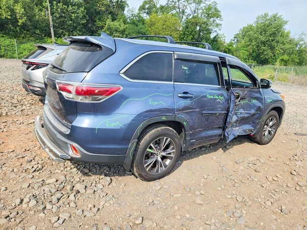 2016 TOYOTA HIGHLANDER