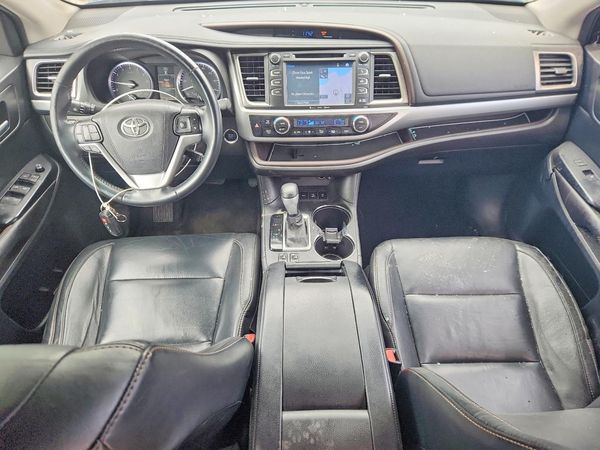 2016 TOYOTA HIGHLANDER