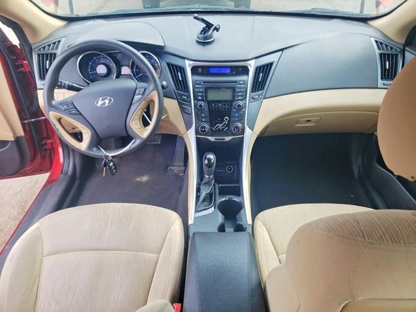2012 HYUNDAI SONATA