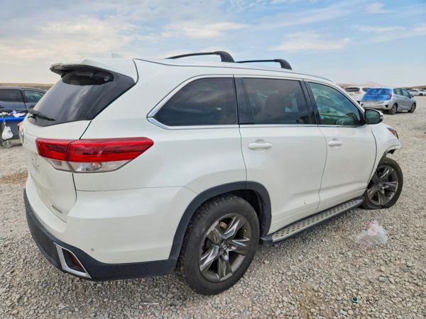 2017 TOYOTA HIGHLANDER