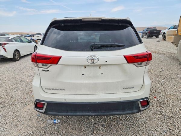 2017 TOYOTA HIGHLANDER