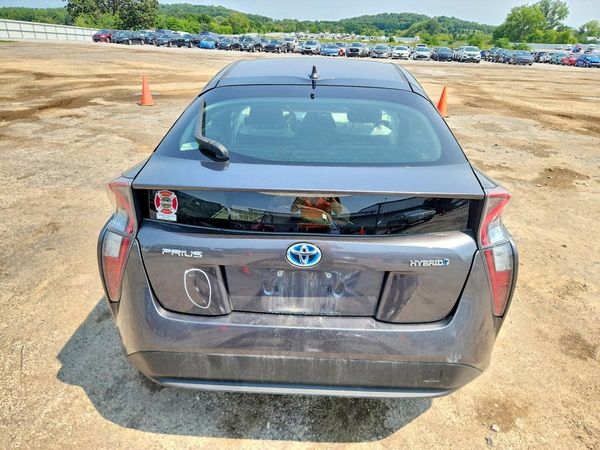 2017 TOYOTA PRIUS