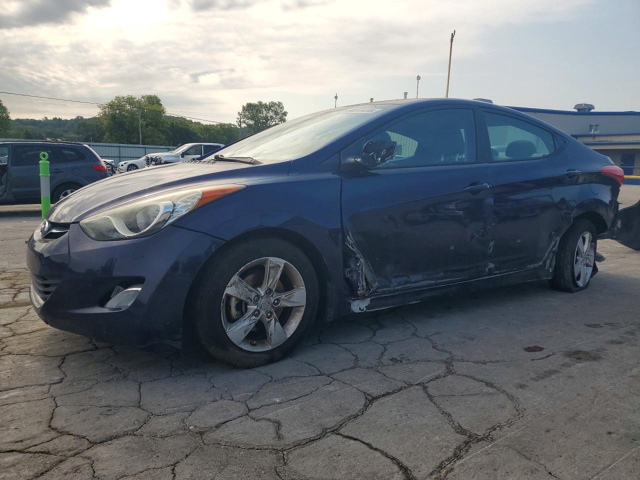2013 HYUNDAI ELANTRA