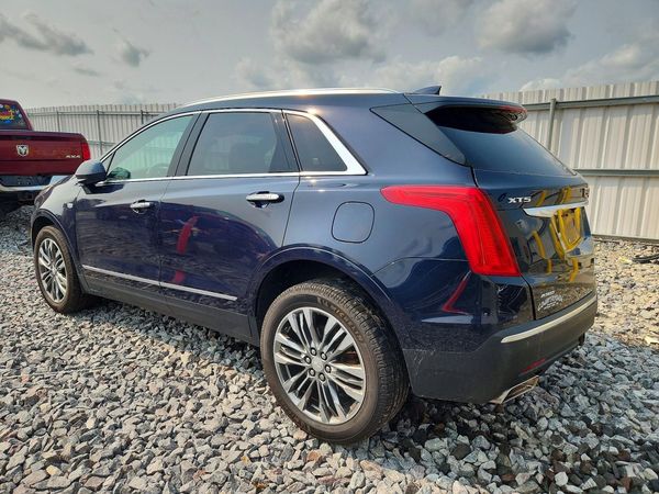 2017 CADILLAC XT5