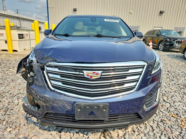 2017 CADILLAC XT5