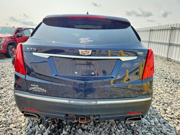 2017 CADILLAC XT5