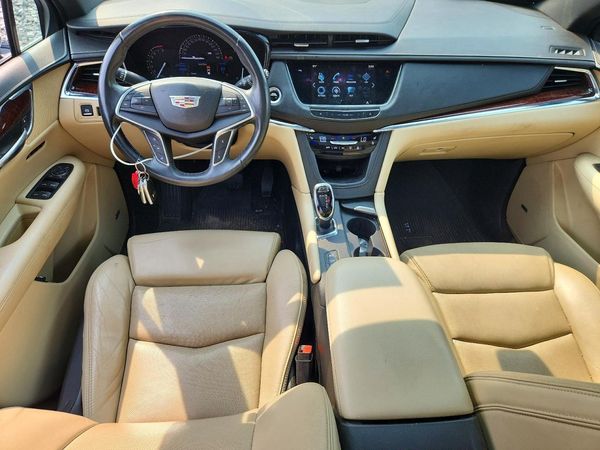 2017 CADILLAC XT5