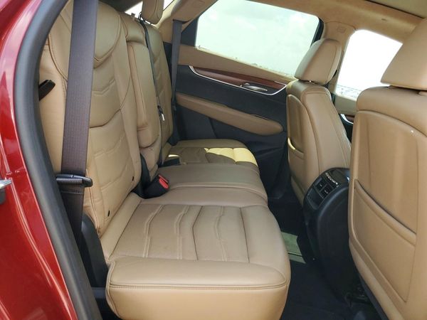 2017 CADILLAC XT5 Platinum