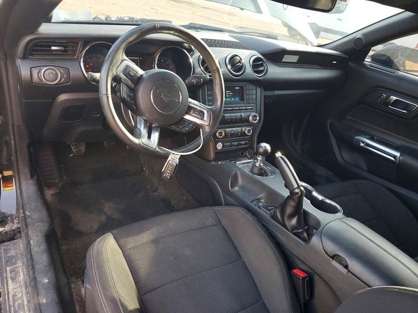 2017 FORD MUSTANG V6 Coupe