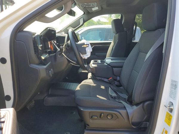 2025 CHEVROLET SILVERADO LT