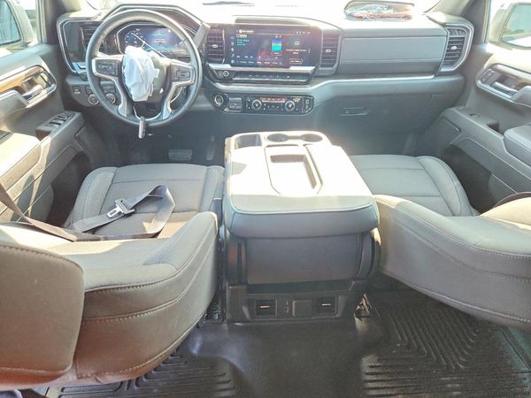 2025 CHEVROLET SILVERADO LT