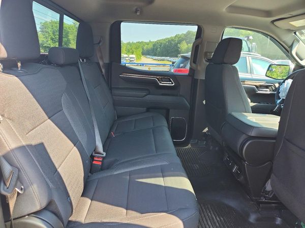 2025 CHEVROLET SILVERADO LT