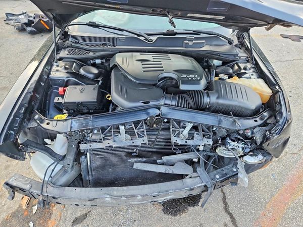 2018 DODGE CHALLENGER SXT — Engine bay