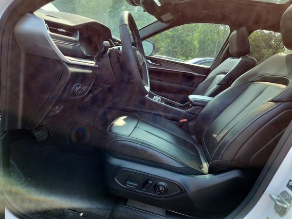 2024 JEEP CHEROKEE Limited — DENT