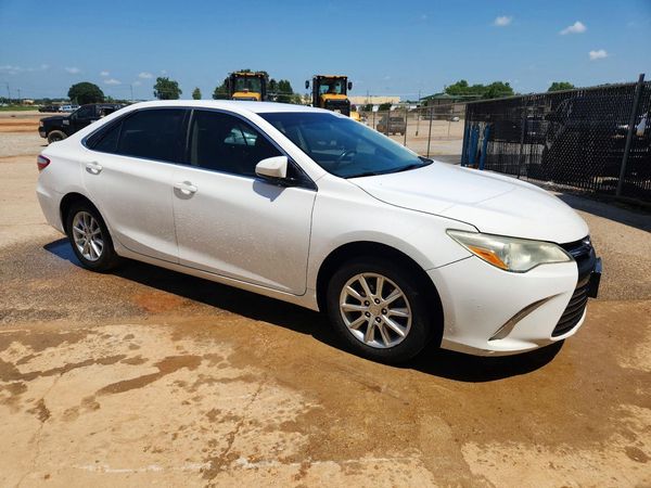 2016 TOYOTA CAMRY