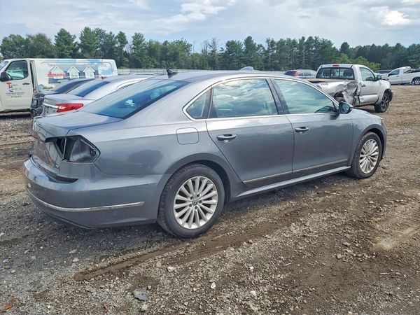 2017 VOLKSWAGEN PASSAT