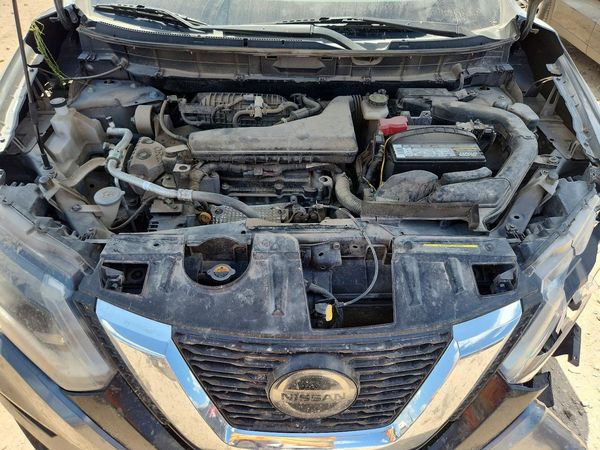 2020 NISSAN ROGUE — Engine bay