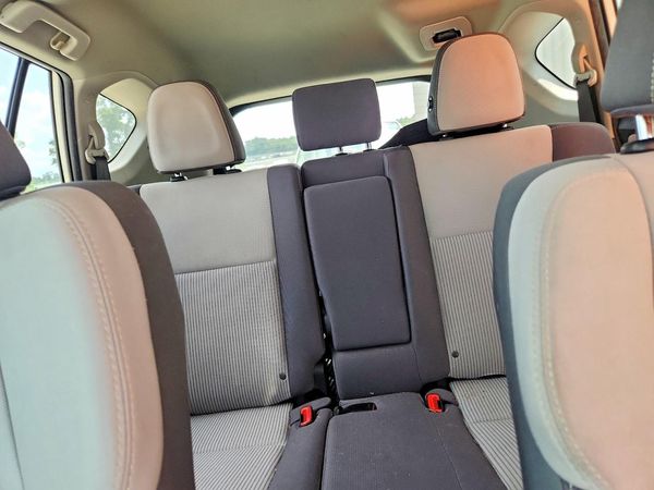 2015 TOYOTA RAV4 XLE (M Grade)