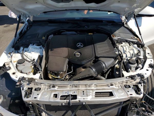 2024 MERCEDES-BENZ C C300