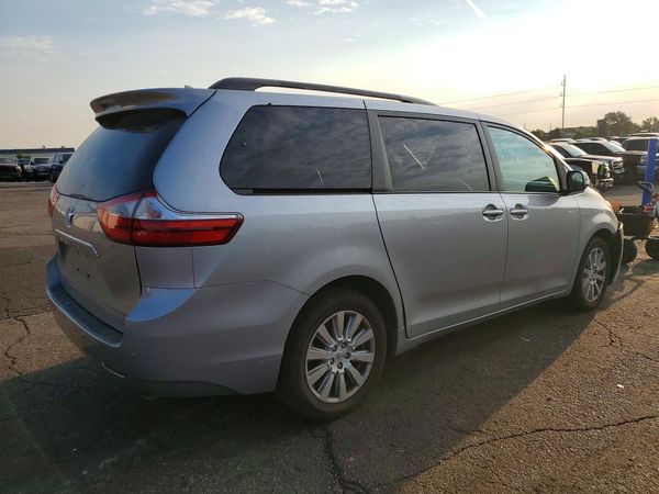 2017 TOYOTA SIENNA