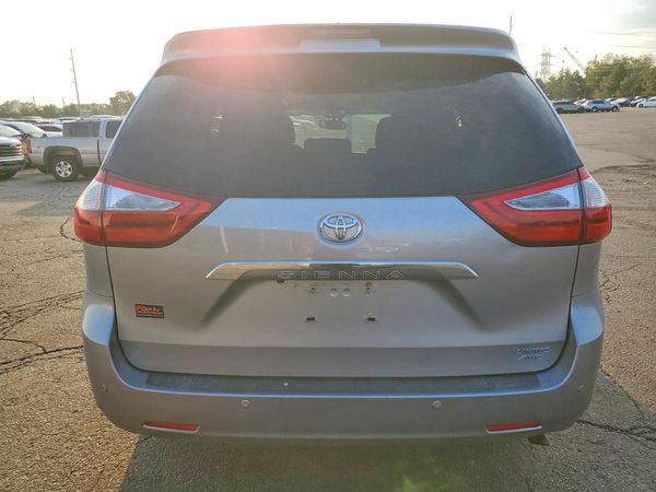 2017 TOYOTA SIENNA