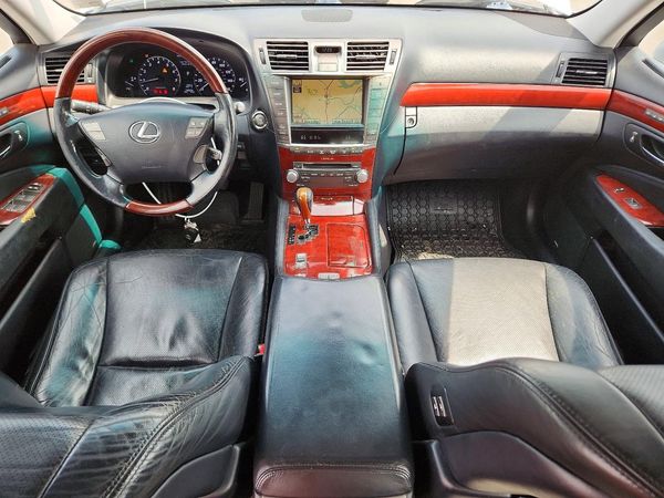2012 LEXUS LS 460