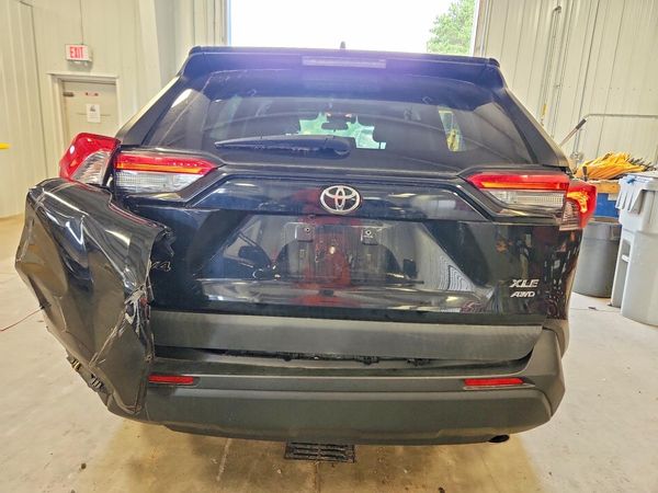 2019 TOYOTA RAV4 XLE / XLE Premium 4WD