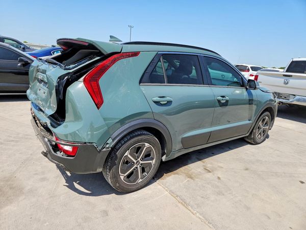 2023 KIA NIRO