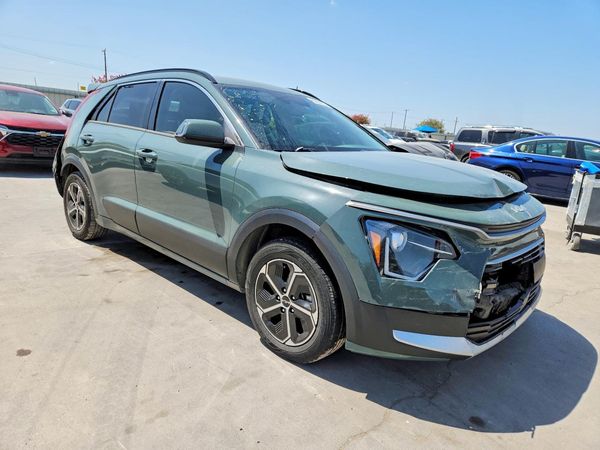 2023 KIA NIRO
