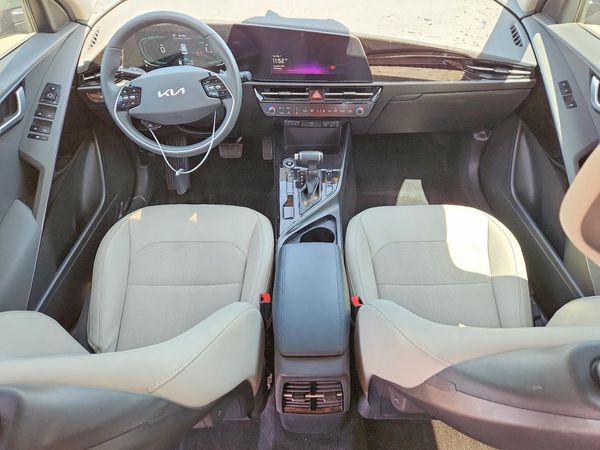 2023 KIA NIRO