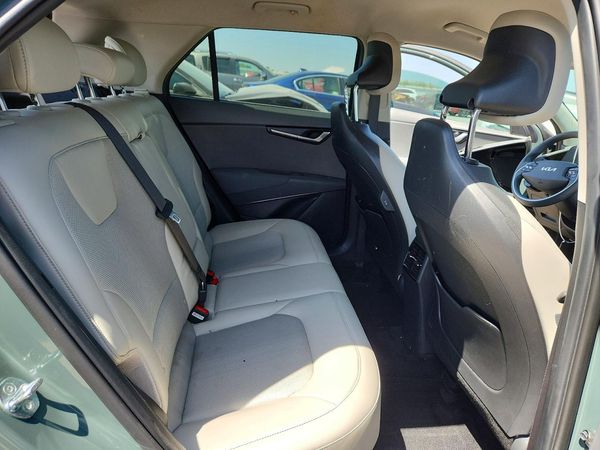 2023 KIA NIRO
