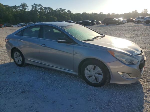 2014 HYUNDAI SONATA