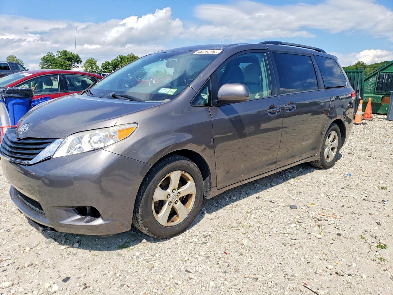 2014 TOYOTA SIENNA