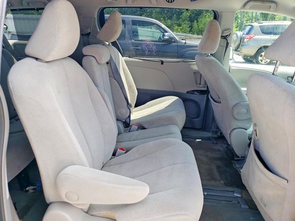 2014 TOYOTA SIENNA