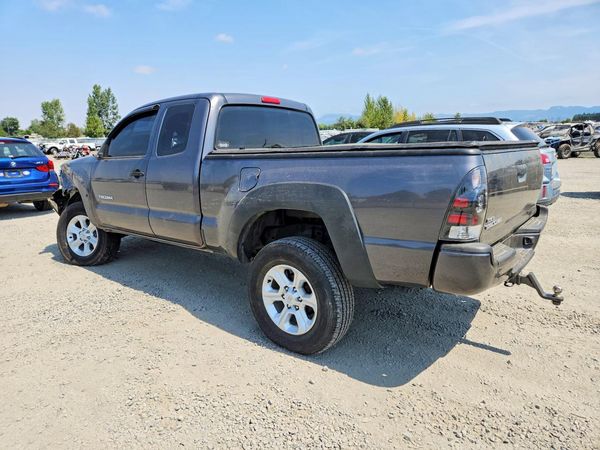 2015 TOYOTA TACOMA Delux Grade