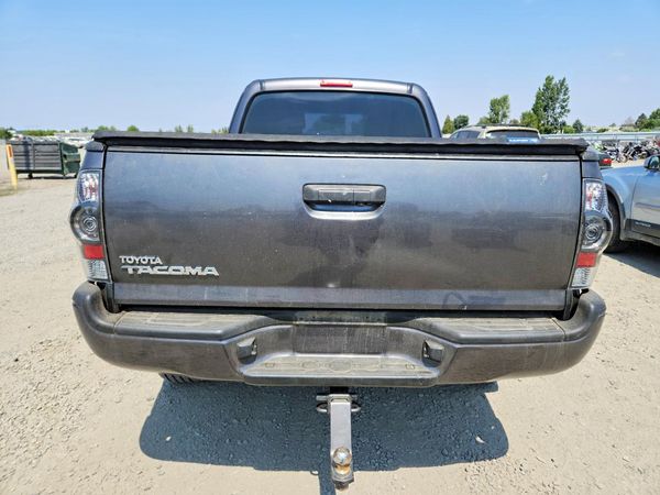 2015 TOYOTA TACOMA Delux Grade