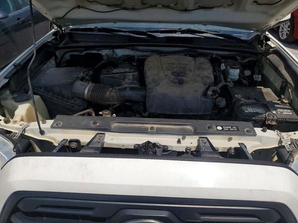 2019 TOYOTA TACOMA SR5