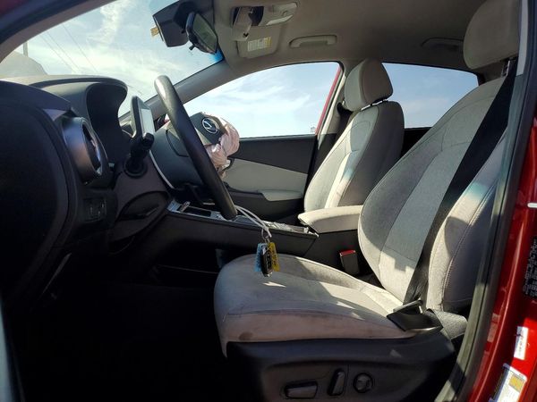 2023 HYUNDAI KONA SE